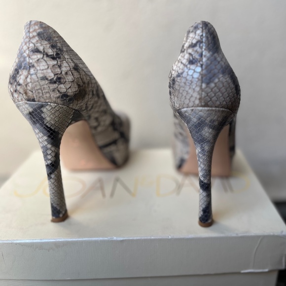 JOAN & DAVID Leather, High heels with Hidden Platform, size 7.5, M width - Picture 2 of 8